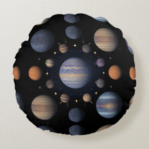 Planeten des Sonnensystems im Weltraum angeordnet Rundes Kissen