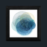 Planeten entwickeln - Wasserfarbzirkel Erinnerungskiste<br><div class="desc">Planeten I von Grace Popp. Aquarellkreise erzeugen planetenähnliche Formen,  die sich überlappen,  um wunderschöne Variationen von Blau und aquamarin zu zeigen.</div>