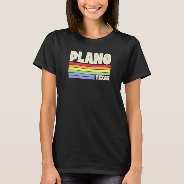 Plano Texas Pride Rainbow Flag Gay Pride Merch Que T-Shirt (Vorderseite)