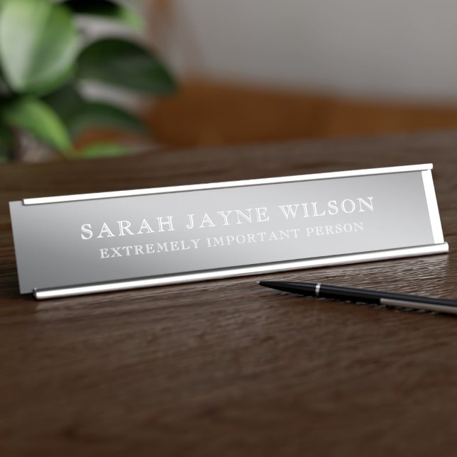 Plaque de nom de bureau en argent extrêmement impo (Perfect long desk name plate for the extremely important person. Just add your name!)