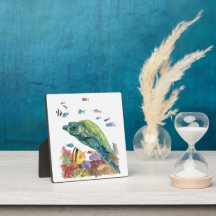 Tortue et poissons dans la mer