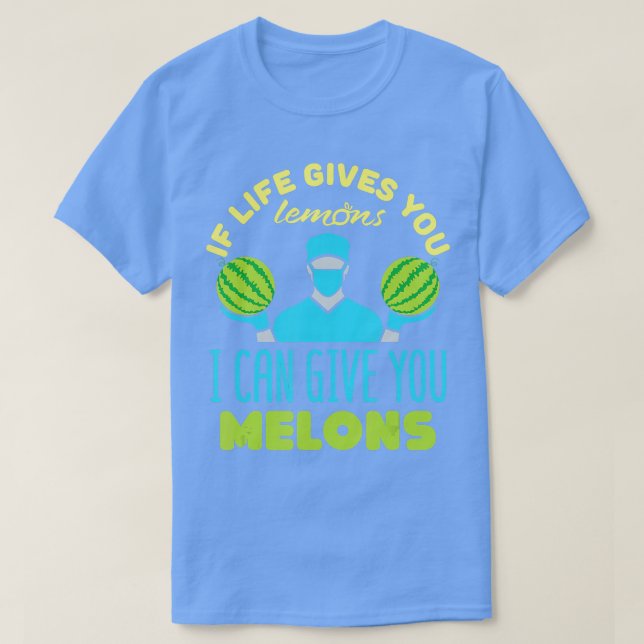 Plastikchirurg gibt Funny Operation Doctor Joke T-Shirt (Design vorne)