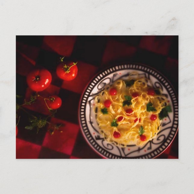 PLAT DE PÂTES EN CARTE POSTALE AVEC TOMATES (Devant)