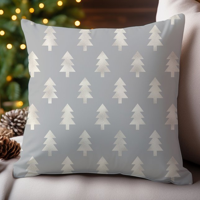 Platinum Gray Christmas Trees Holiday Kissen (Von Creator hochgeladen)