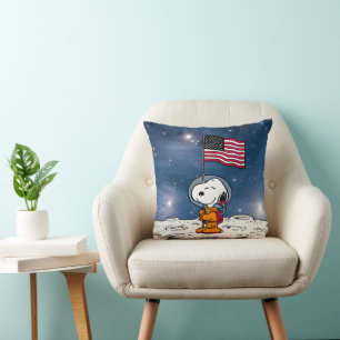 PLATZ   Snoopy mit Flaggenastronaut Kissen