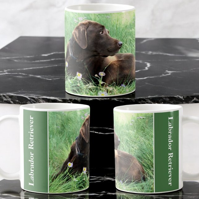 Platzhalterseiten für Labrador-Fotos Kaffeetasse (Three views of the design on this ceramic mug.)