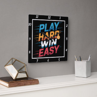 Play Hard Win Easy Basketball Quadratische Wanduhr