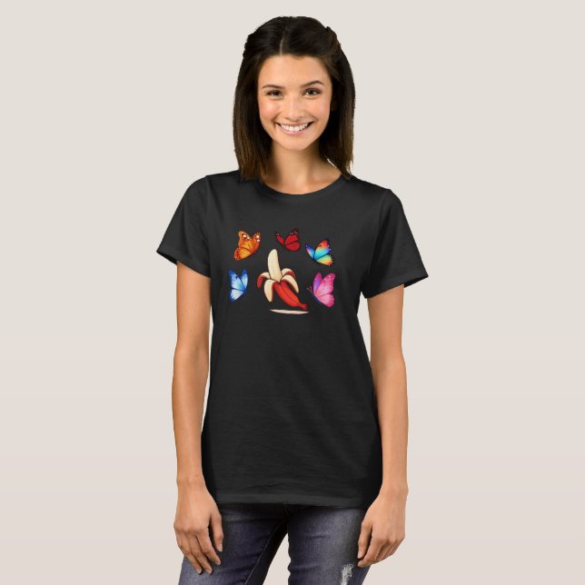 Playful Banana with Flying Butterflies T-Shirt (Vorne ganz)
