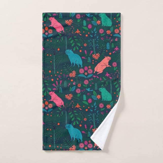 Playful Capybara in the Forest – Tropical Seamless Handtuch (Handtuch)