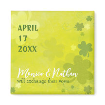 Playful Irish Kleeblatt Green Wedding Save the Dat