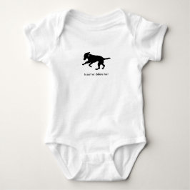Playful schwarzer Labrador des Bio Bodysuits des