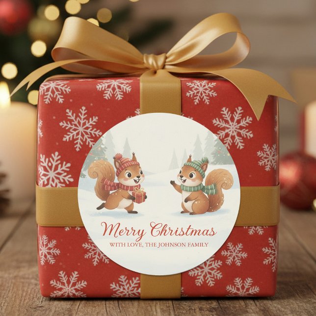 Playful Squirrels in Christmas Winter Forest Runder Aufkleber (Von Creator hochgeladen)