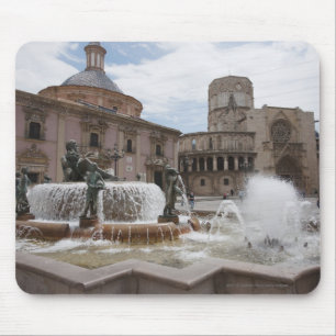 Plaza De La Virgin und Basilica De Virgen Mousepad