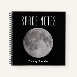 Pleine lune dans le Carnet de thème spatial avec n