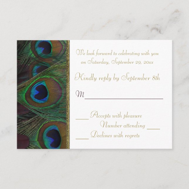 Plum, Gold Peacock Feathers RSVP Card (Vorderseite)