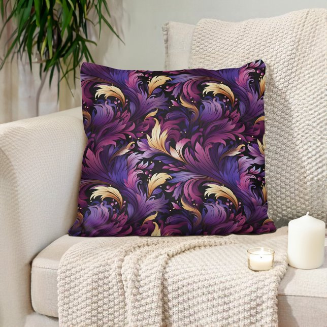 Plum Lila Gold Verziert Barock Kissen (Deep plum purple and gold baroque-style luxury decorator pillow)