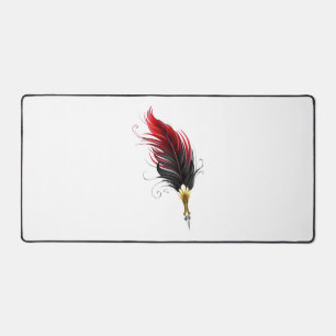 Plume rouge avec pointe en or