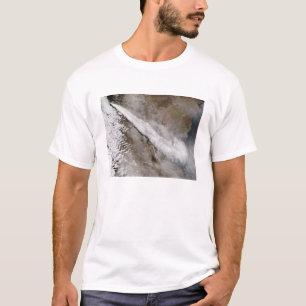 Plume von der Eruption von Chaiten Vulkan, Chile T-Shirt