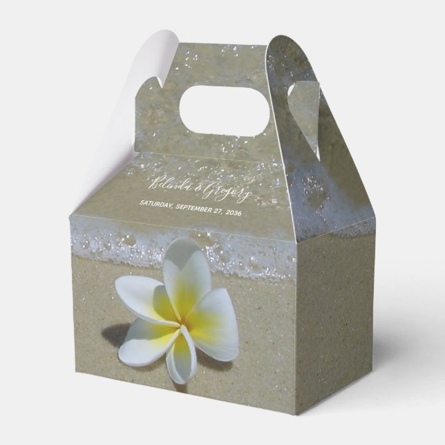 Plumeria Frangipani auf Sand Wedding Geschenkschachtel (Vorderseite)