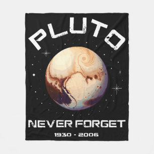 Pluto Niemals Vergessen Fleecedecke