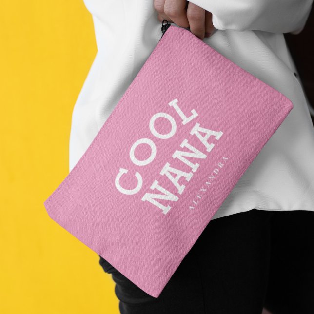 Pochette À Accessoires Cool Nana White Pink Nom personnalisé Fête des mèr (Créateur téléchargé)