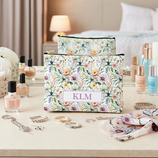 Pochette À Accessoires Joli monogramme de motif floral pastel (Créateur téléchargé)