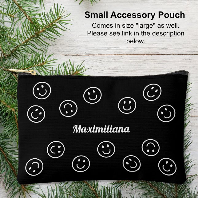 Pochette À Accessoires Joyeux visage blanc sur noir - PETITE poche d'acce (Small Accessory Pouch - Happy Faces White on Black by Leapfroglisics Shop)