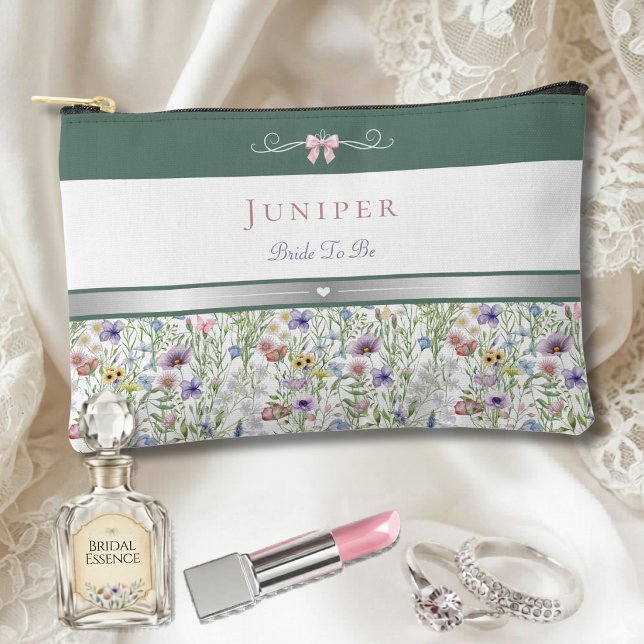 Pochette À Accessoires Mariage de Jardin Fleur des Champs Future Mariée (Custom Wildflower Bride makeup bag. A botanical heirloom for your wedding day essentials.)