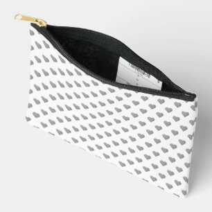 Pochette À Accessoires Petits Coeurs Gris Béton Symétrique sur Blanc