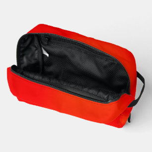 Pochette zippée rouge vif sur fond blanc