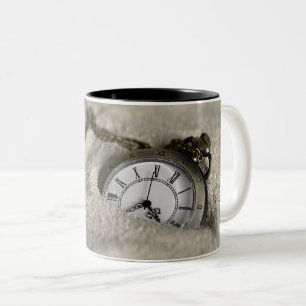 Pocket Watch - Der Sand der Zeit Zweifarbige Tasse