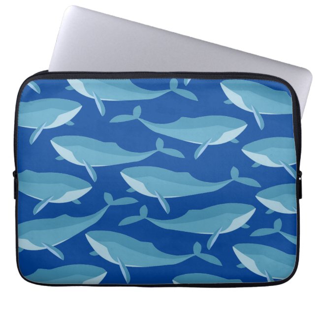 Pod of Whales Schwimmen dunkelblau Laptopschutzhülle (Vorderseite)