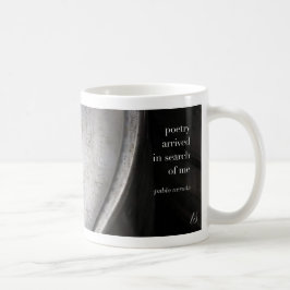 Poesie an der Arbeit-Poesie kam auf der Suche nach Kaffeetasse