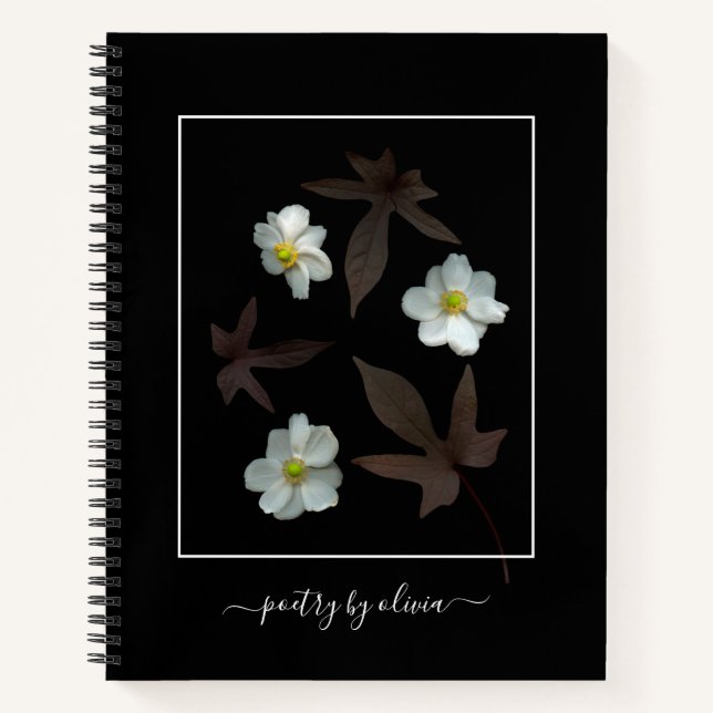 Poesie nach Name Weiße Blume Dunkle Blätter Schwar Notizbuch (Vorderseite)