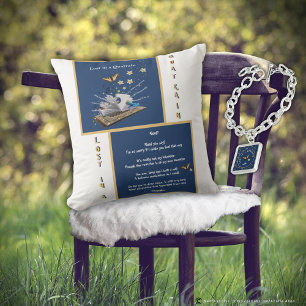 Poetry Throw Kissen - Aloof von Adiela Akoo