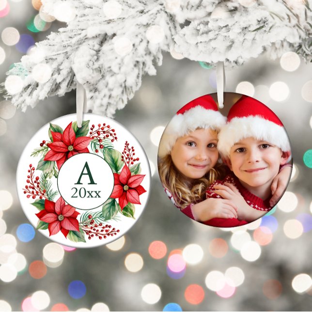 Poinsettia Foto Monogramm Jahr Keramik Ornament (Poinsettia wreath/monogram/year/photo Christmas ornament)