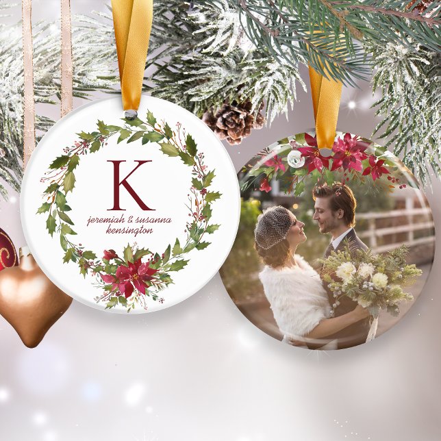 Poinsettia Holly Monogram Holiday Foto Keramik Ornament (Poinsettia Holly Monogram Holiday Photo Ceramic Ornament)