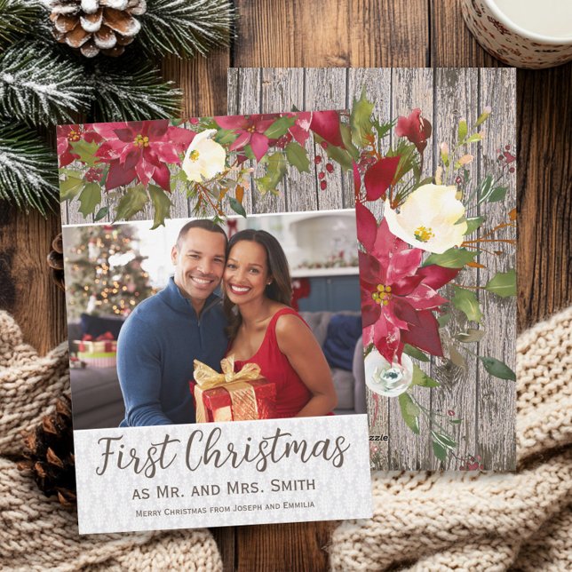 Poinsettia Rustic Wood Foto 1. Feiertagskarte (Rustic wood and poinsettias 1st Christmas as Mr. and Mrs. photo greeting card)