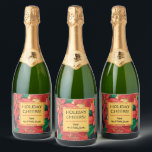 Poinsettias Holiday Christmas Floral<br><div class="desc">Rote und goldene Poinsettien und Blätter, Ihr Gruß und Ihre Persönlichkeit in schicker Schrift, diese Schaumweinflaschen Etiketten sind perfekt, um Ihre Flaschen auf Ihrem Weihnachtsabend Party zu servieren oder als Geschenke zu geben. Ändern Sie auch die Schriftart, die Schriftart- und Blockrahmenfarben. Alle Flaschenmarken für Spirituosen sind bereits in unserem Shop...</div>