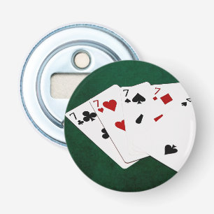 Poker Hände - vier von einer Art - sieben und zwei Flaschenöffner