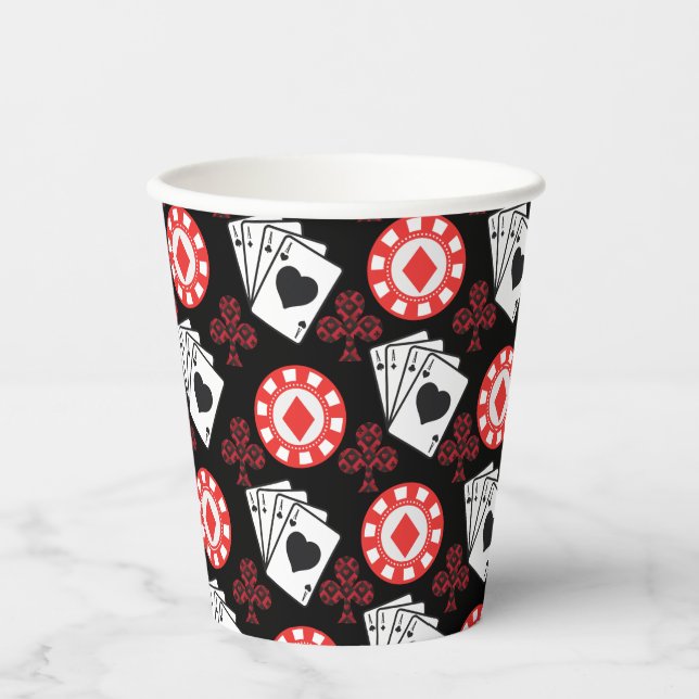 Poker Themed Playing Cards und Red Diamond Muster Pappbecher (Vorderseite)