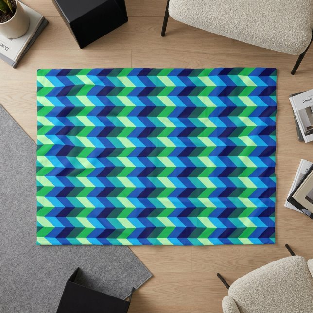 Polaire Couverture en molleton petite ombre chevrons bleu  (Blue Green Ombre Chevrons Small Fleece Blanket on floor of modern style living room.)