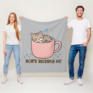 Polaire Joli petit chat endormi dans une couverture bébé e