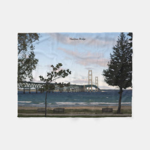 Polaire Pont de Mackinac avec la couverture d'ouatine