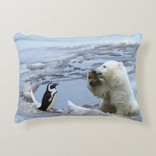 Polar Bear Cub & Penguin Beste Freunde Dekokissen