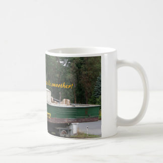 Polierer kreuzt lustige Tasse