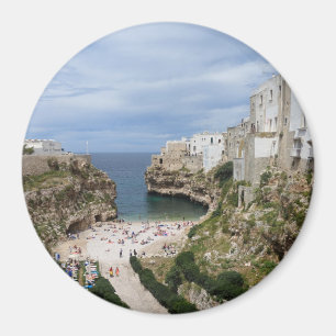 Polignano ein Stutenstadtstrand in rundem Magneten Magnet