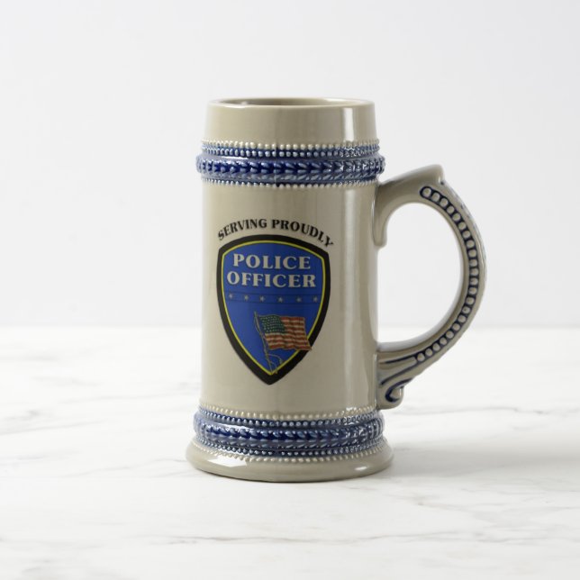 Polizei, die stolz dient bierglas (Rechts)