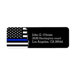 Polizei redet amerikanische Flagge an