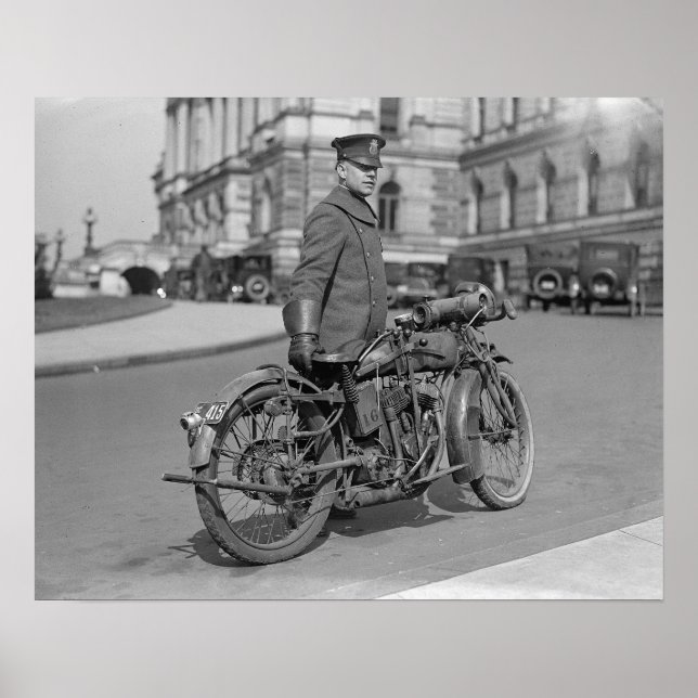 Polizeibeamter für Motorräder, 1924. Vintages Foto Poster (Vorne)
